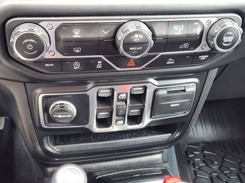 Used 2022 Jeep Wrangler Unlimited Sport image 19