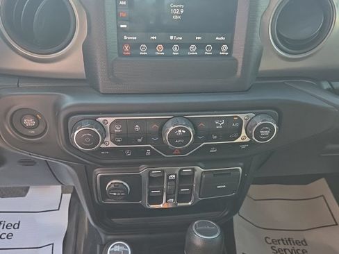 Used 2021 Jeep Gladiator Sport AWD/4WD image 12