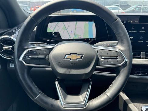 Used 2025 Chevrolet Equinox LT FWD image 27