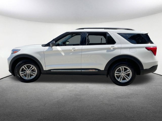 Used 2022 Ford Explorer XLT w/ Equipment Group 202A AWD/4WD image 5