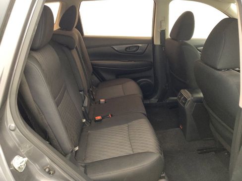 Used 2020 Nissan Rogue S FWD image 19