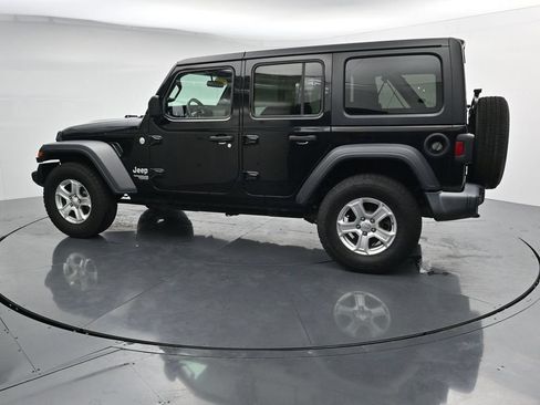Used 2019 Jeep Wrangler Unlimited Sport S AWD/4WD image 5
