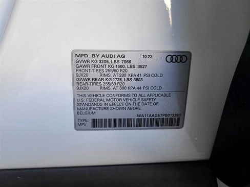 Used 2023 Audi e-tron Premium w/ Convenience Plus Package image 31