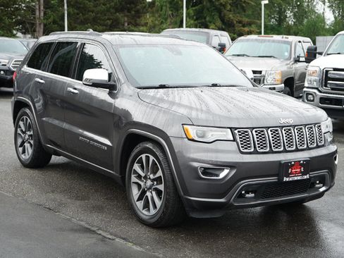 Used 2017 Jeep Grand Cherokee Overland AWD/4WD image 7