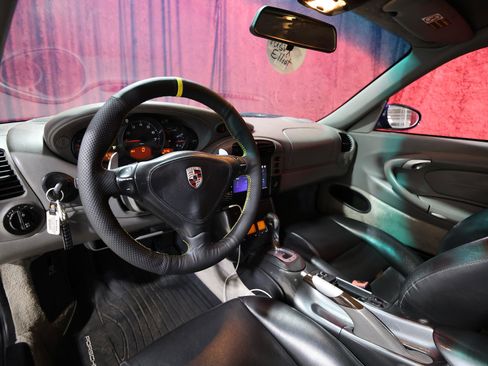 Used 2001 Porsche 911 Carrera image 12