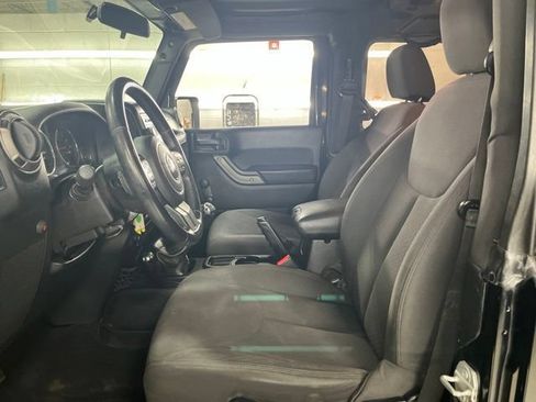 Used 2016 Jeep Wrangler Sport w/ Connectivity Group AWD/4WD image 32