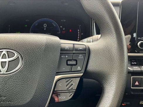 Used 2025 Toyota Camry LE image 17