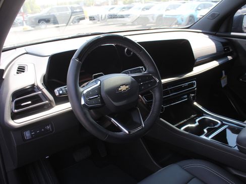 Certified 2024 Chevrolet Traverse LT w/ Enhanced Driving Package AWD/4WD image 16