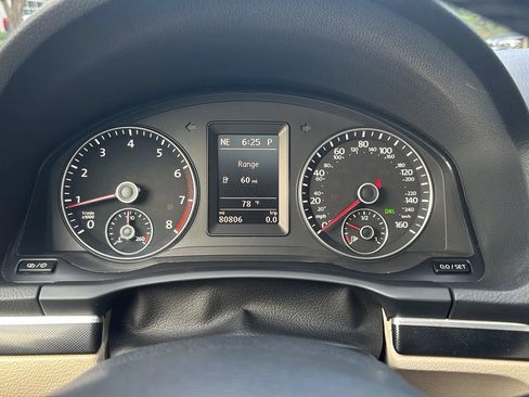 Used 2014 Volkswagen Eos FWD image 14