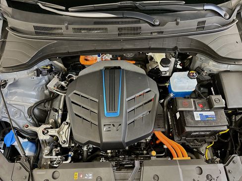 Used 2021 Hyundai Kona Limited FWD image 34