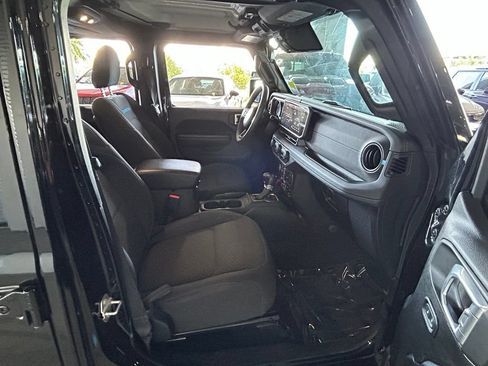Used 2024 Jeep Wrangler Unlimited Rubicon 4xe AWD/4WD image 43