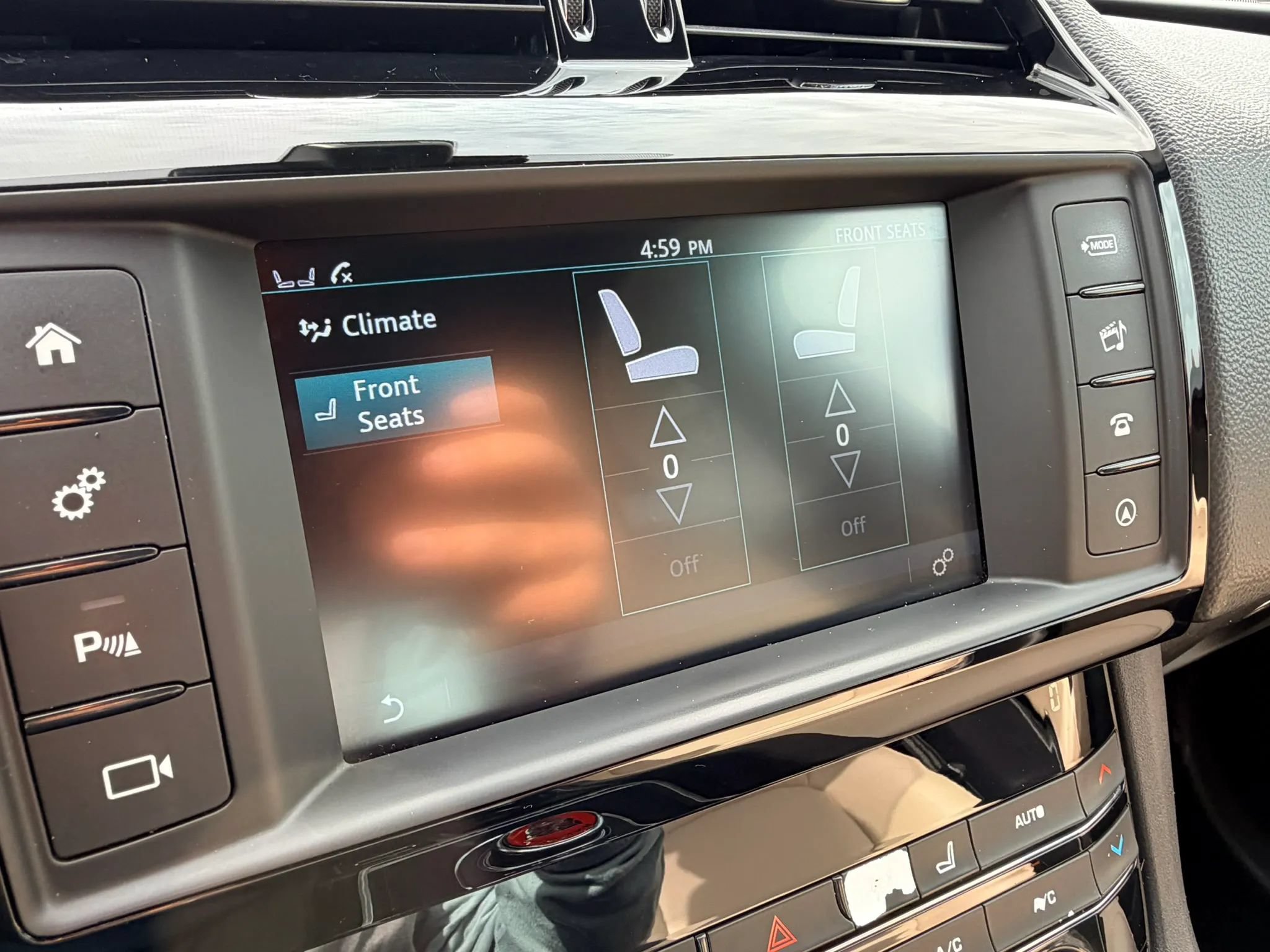 Used 2018 Jaguar F-PACE Premium AWD/4WD image 19