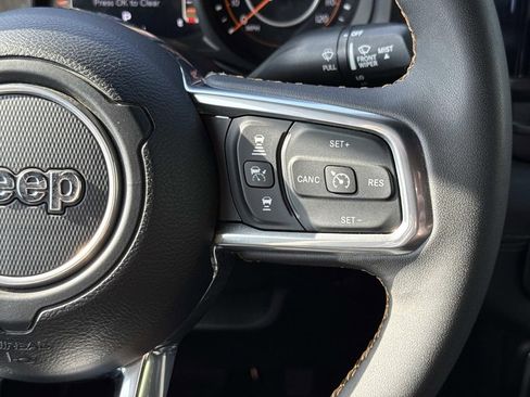 Used 2024 Jeep Wrangler Unlimited Sahara AWD/4WD image 7