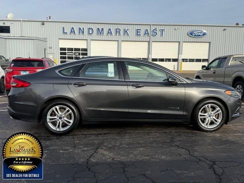 Used 2018 Ford Fusion SE w/ Equipment Group 602A image 4