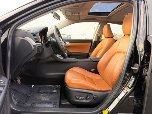 Used 2012 Lexus CT 200h Premium image 13