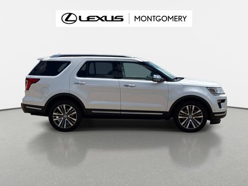 Used 2019 Ford Explorer Platinum AWD/4WD image 2