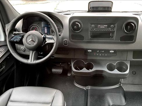 New 2025 Mercedes-Benz Sprinter 2500 image 8
