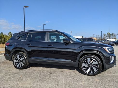 Used 2024 Volkswagen Atlas SE image 21