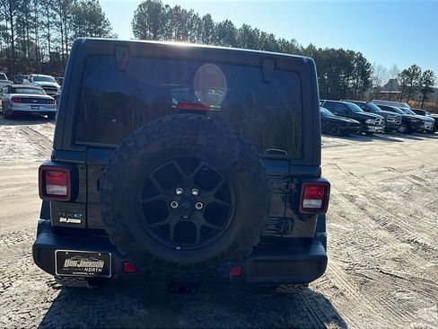 Used 2025 Jeep Wrangler Willys 4xe image 9