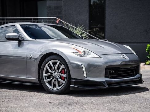 Used 2013 Nissan 370Z Coupe RWD image 12