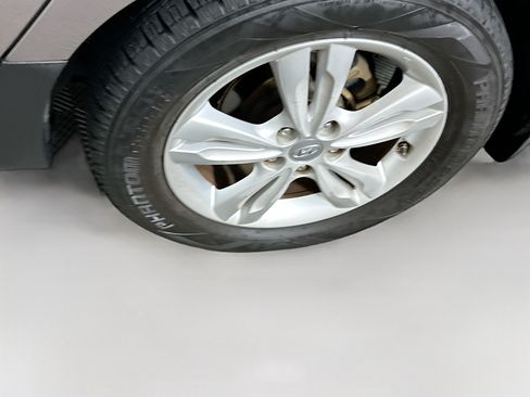 Used 2012 Hyundai Tucson GLS FWD image 11
