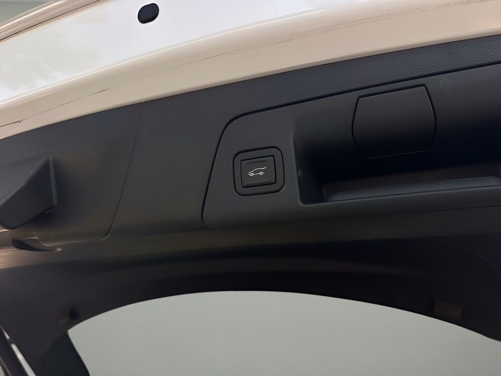 Used 2023 Buick Envision Essence FWD image 23