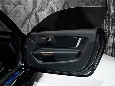 Used 2020 Ford Mustang Shelby GT500 w/ Carbon Fiber Track Pack image 8