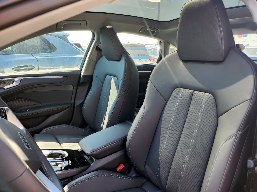 New 2026 Audi A6 Premium Plus AWD/4WD image 12