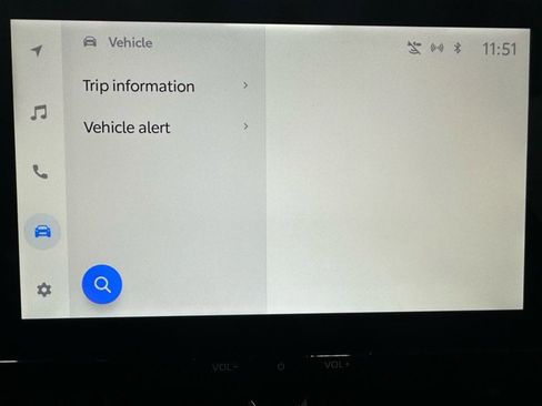 Used 2025 Toyota Corolla SE w/ SE Premium Package image 30