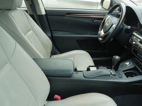 Used 2013 Lexus ES 350 w/ Luxury Pkg FWD image 9