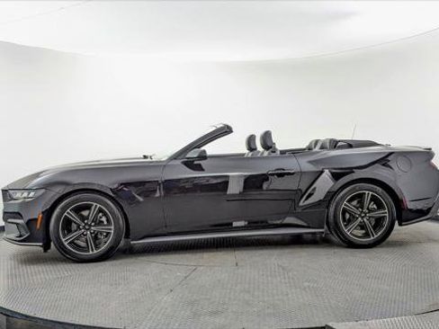 Used 2024 Ford Mustang Premium image 3