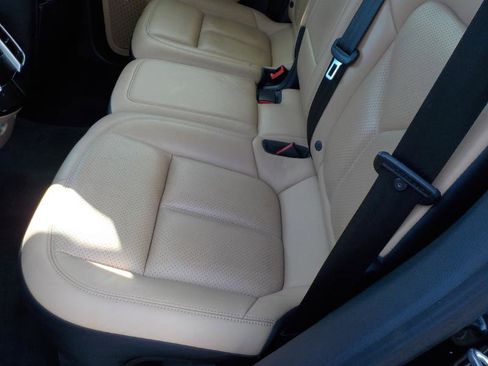 Used 2016 Porsche Cayenne w/ Premium Package image 22