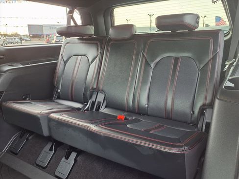Used 2022 Ford Expedition Max Limited image 8