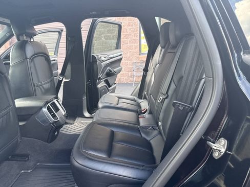 Used 2017 Porsche Cayenne Platinum Edition AWD/4WD image 26