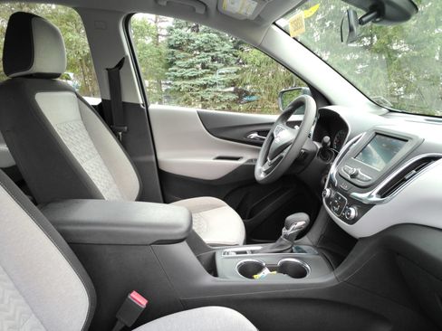 Used 2023 Chevrolet Equinox LS FWD image 16