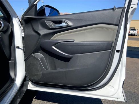 Used 2025 Chevrolet Trax ACTIV w/ Driver Confidence Package image 23