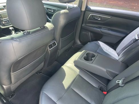 Used 2016 Nissan Altima 2.5 SL w/ Moonroof Package image 12
