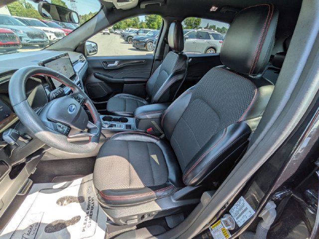 Certified 2023 Ford Escape ST-Line w/ Tech Pack #1 AWD/4WD image 7