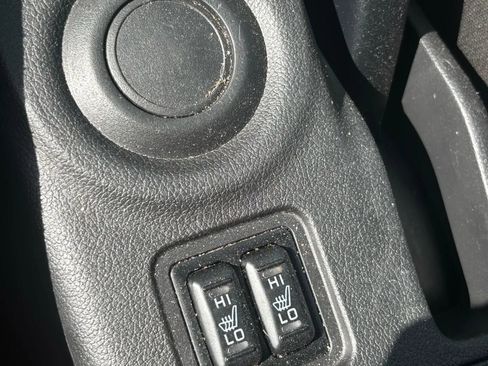 Used 2016 Mitsubishi Outlander SE image 15