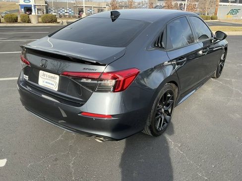 Used 2023 Honda Civic Sport image 3