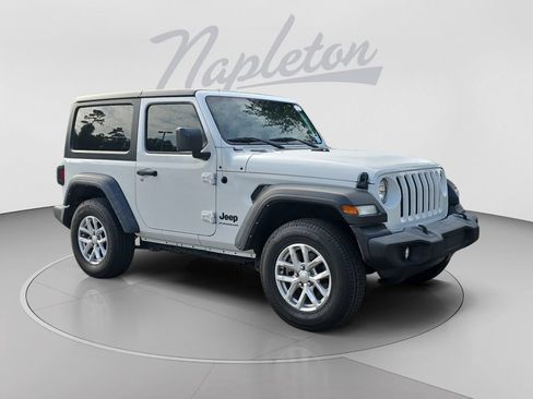 Used 2023 Jeep Wrangler Sport AWD/4WD image 8