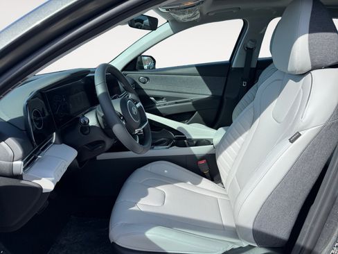 New 2026 Hyundai Elantra Limited FWD image 9