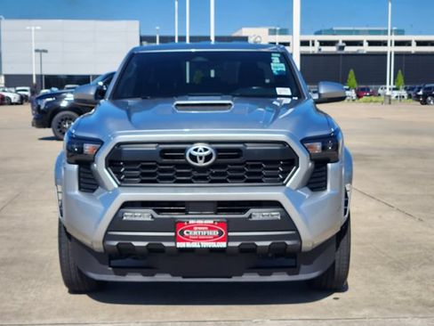 Certified 2025 Toyota Tacoma TRD Sport AWD/4WD image 2