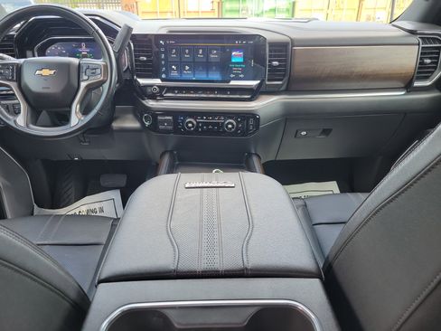Certified 2024 Chevrolet Silverado 2500 High Country w/ High Country Premium Package AWD/4WD image 14