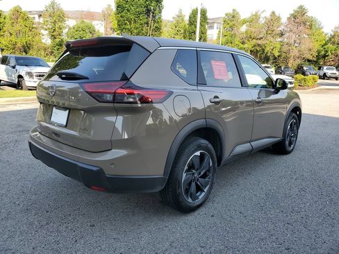 Certified 2025 Nissan Rogue SV AWD/4WD image 4