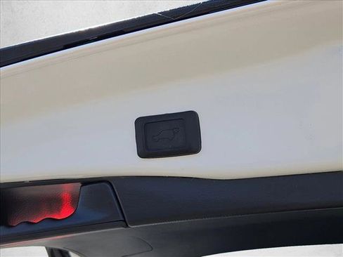 Used 2025 Toyota RAV4 XLE w/ Convenience Package FWD image 7