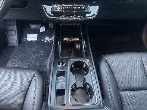 New 2026 Lincoln Corsair Premiere image 15