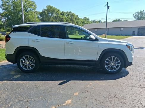 Used 2024 GMC Terrain SLT AWD/4WD image 6