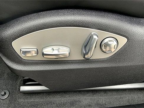 New 2025 Porsche Macan image 31