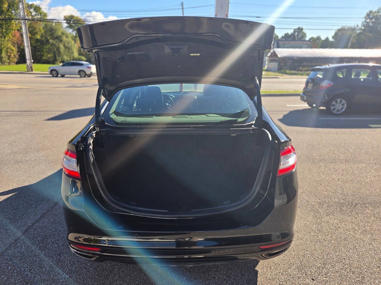 Used 2016 Ford Fusion Titanium FWD image 18